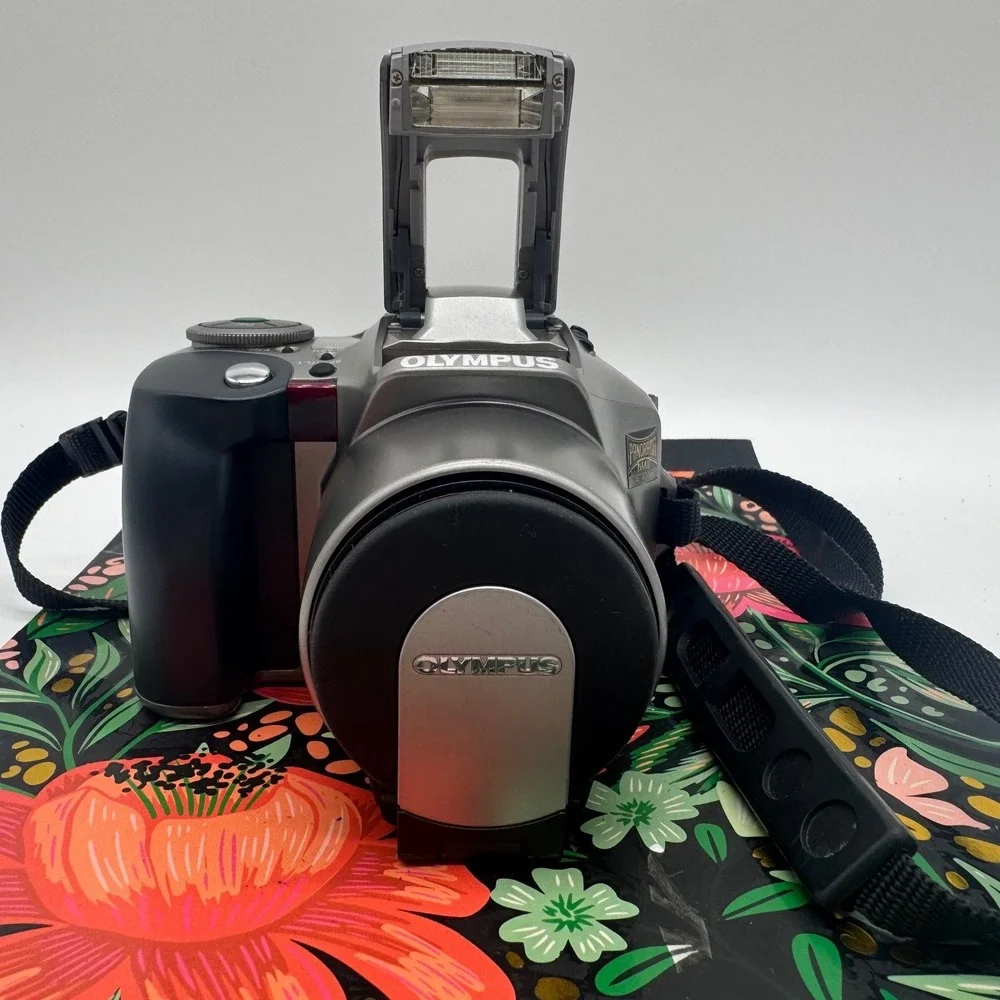 Olympus IS-300 Quartz Date 35mm SLR Film Camera 28-110mm Lens Case Manuals